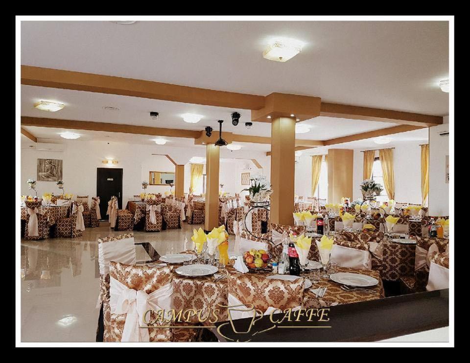 Hotel Campus Caffe Mansion Buzău Zewnętrze zdjęcie